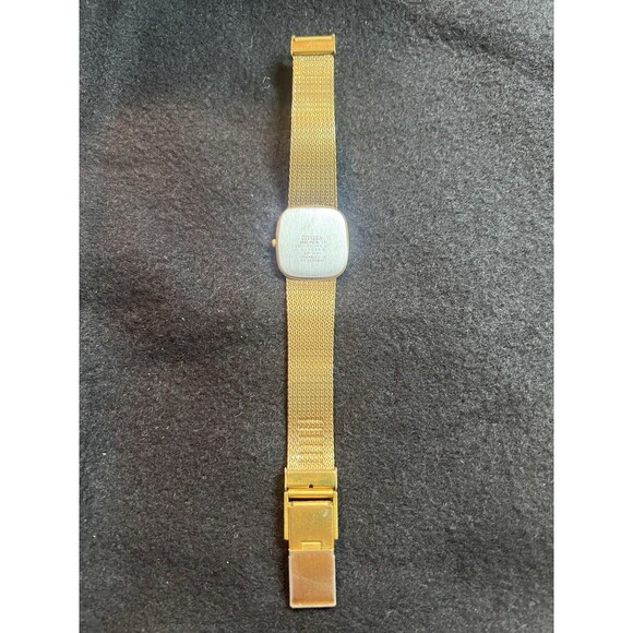 Vintage Citizen Quartz Ladies Dress Watch Womens Wristwatch Gold Tone Chainmail - Picture 3 of 7